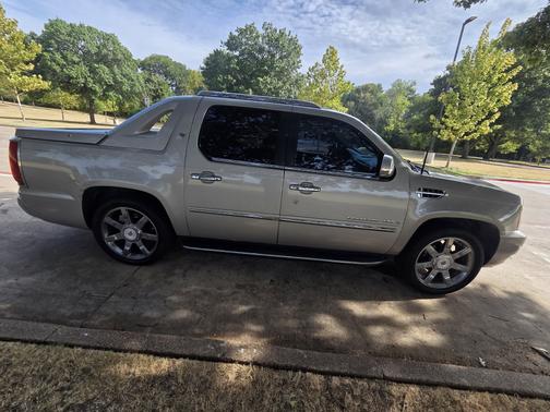 Gold 2007 Cadillac Escalade EXT Base