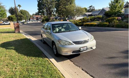 Silver 2006 Toyota Camry LE