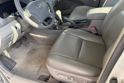Silver 2006 Toyota Camry LE