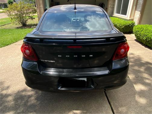 Black 2011 Dodge Avenger Heat