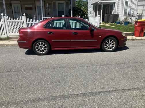 Red 2005 Saab 9-3 Arc