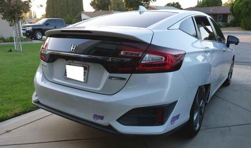 White 2018 Honda Clarity Plug-In Hybrid Base