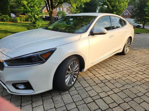 2019 Kia Cadenza Premium