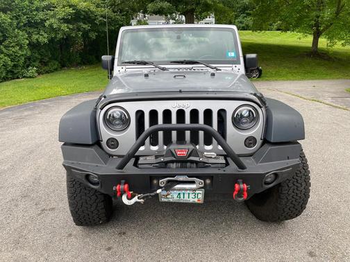 Silver 2016 Jeep Wrangler Rubicon