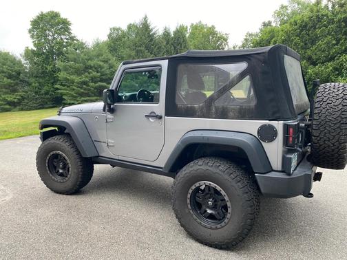 Silver 2016 Jeep Wrangler Rubicon