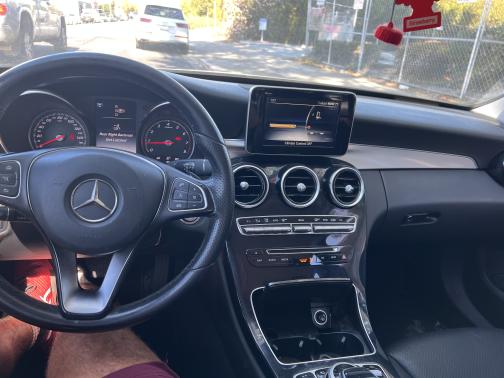Photo 3 of 12 of 2015 Mercedes-Benz C-Class C 300 Luxury