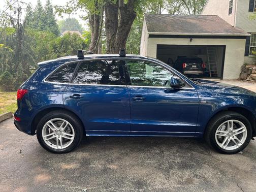 Blue 2014 Audi Q5 3.0T Prestige quattro
