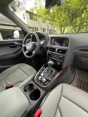 Blue 2014 Audi Q5 3.0T Prestige quattro