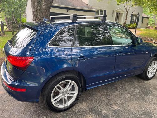 Blue 2014 Audi Q5 3.0T Prestige quattro