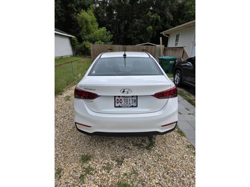 White 2022 Hyundai Accent SEL
