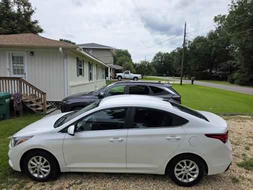 White 2022 Hyundai Accent SEL