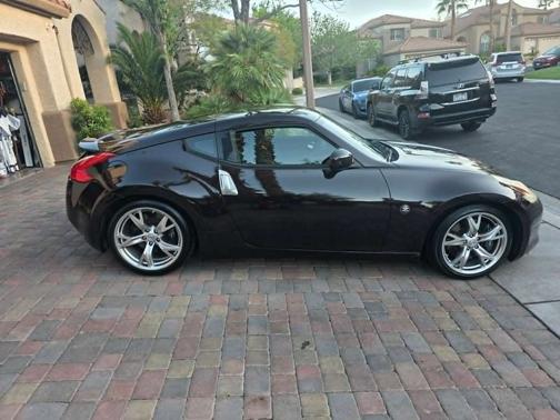 Black 2011 Nissan 370Z Base