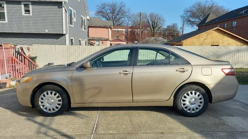 Beige 2007 Toyota Camry LE