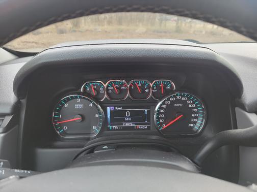 White 2016 Chevrolet Suburban LT