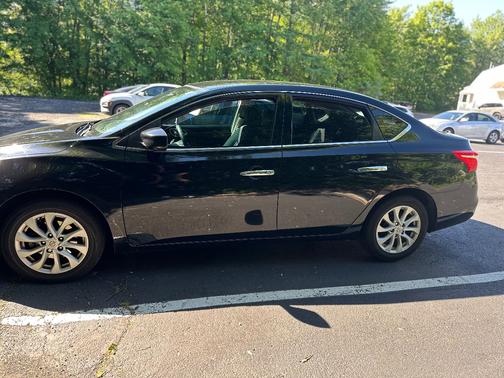 Black 2019 Nissan Sentra SV