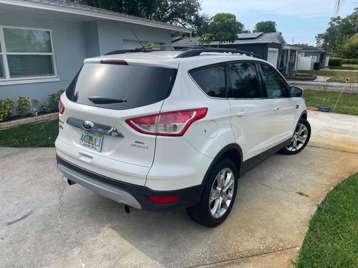 White 2013 Ford Escape SEL