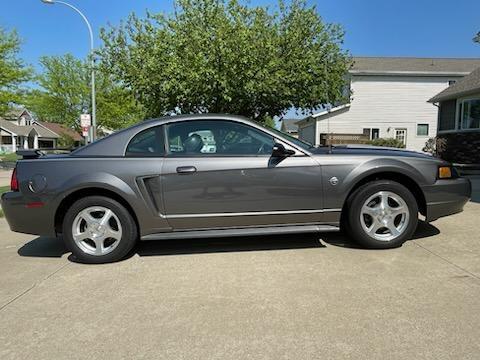 2004 Ford Mustang Base