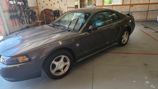 2004 Ford Mustang Base