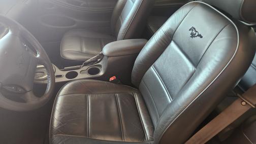 2004 Ford Mustang Base