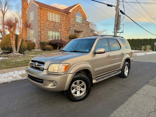 2005 Toyota Sequoia SR5