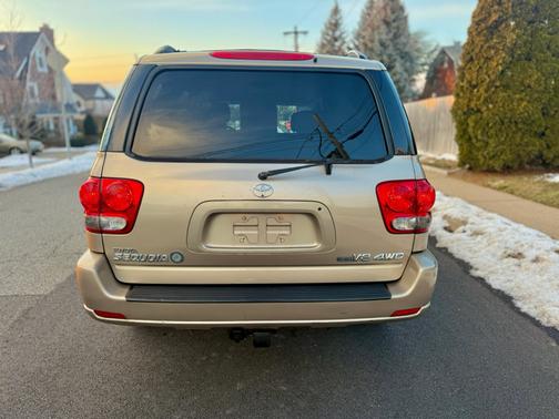 2005 Toyota Sequoia SR5