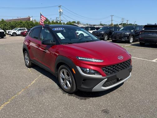2022 Hyundai KONA SEL