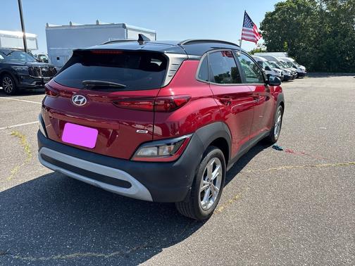 2022 Hyundai KONA SEL