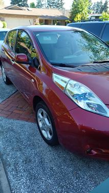 Red 2011 Nissan Leaf SL