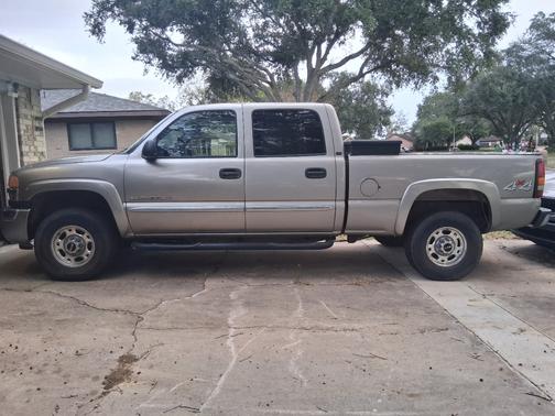 2003 GMC Sierra 2500 SLE H/D Crew Cab