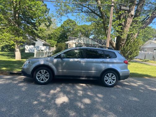 Silver 2011 Subaru Tribeca 3.6 R Limited