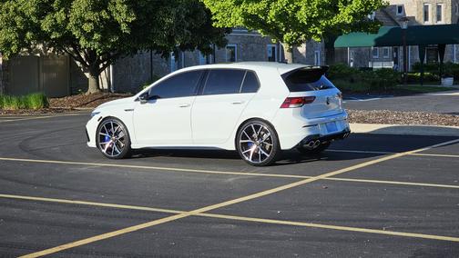 2022 Volkswagen Golf R Base