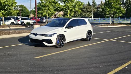 2022 Volkswagen Golf R Base
