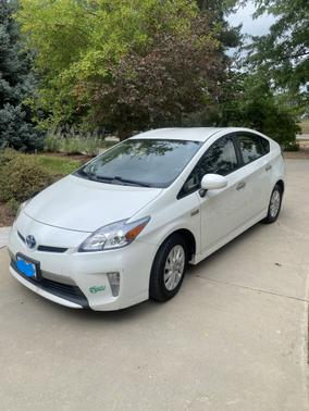 2014 Toyota Prius Plug-in Base