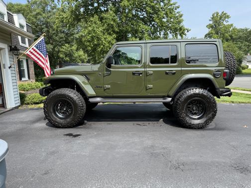 2023 Jeep Wrangler Sahara Altitude