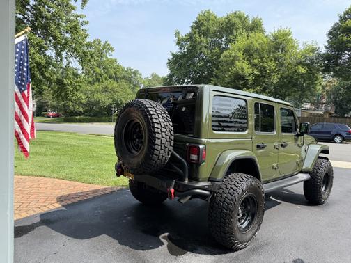 2023 Jeep Wrangler Sahara Altitude