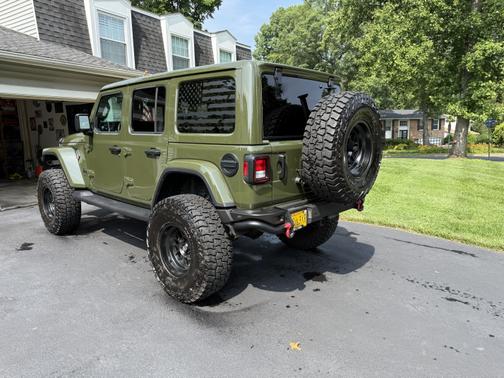 2023 Jeep Wrangler Sahara Altitude