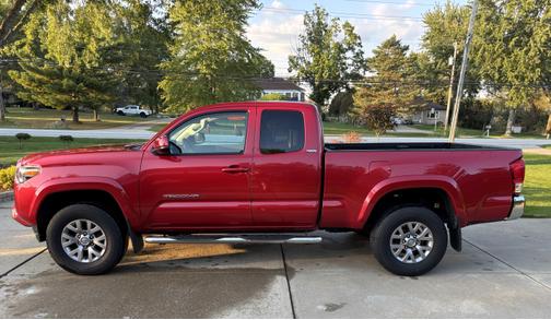 2017 Toyota Tacoma SR5