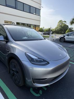 2025 Tesla Model Y Long Range AWD