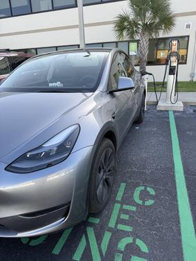 2025 Tesla Model Y Long Range AWD