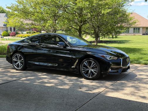 Black 2019 INFINITI Q60 3.0t LUXE
