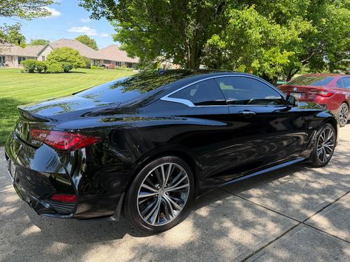 Black 2019 INFINITI Q60 3.0t LUXE
