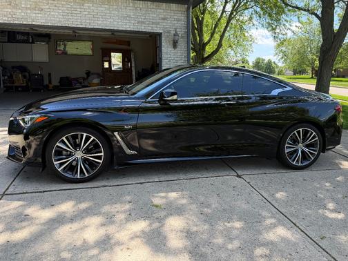 Black 2019 INFINITI Q60 3.0t LUXE