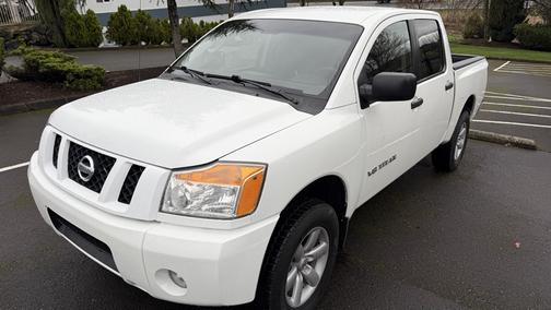 2013 Nissan Titan SV