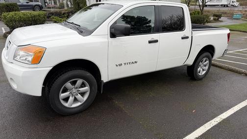 2013 Nissan Titan SV