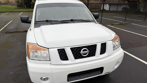 2013 Nissan Titan SV