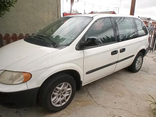 Photo 3 of 8 of 2003 Dodge Caravan CV