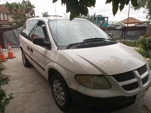 Photo 4 of 8 of 2003 Dodge Caravan CV