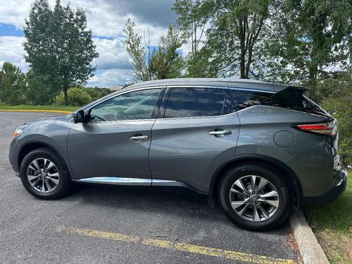 Gray 2017 Nissan Murano SL