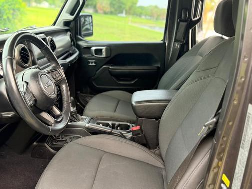 Gray 2020 Jeep Wrangler Unlimited Sport