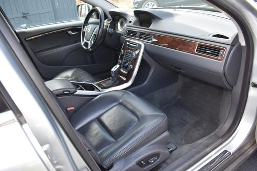 Silver 2013 Volvo XC70 T6 Premier Plus